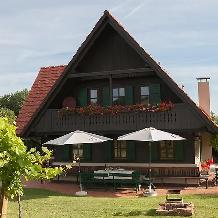 Neubauer Holiday home Spielfeld